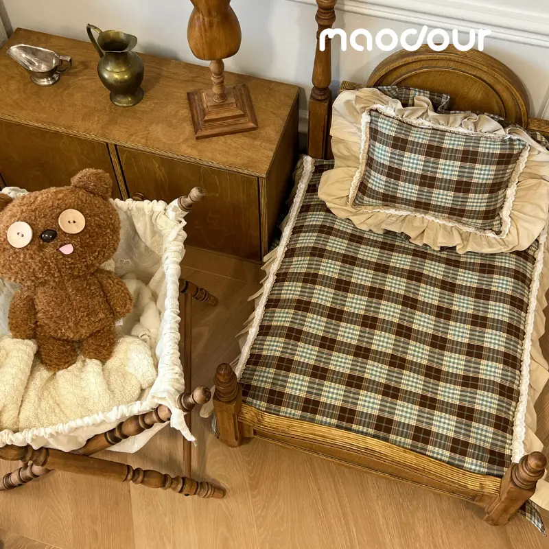 vintage oak pet bed - Anna Princess Vintage Pet Bed